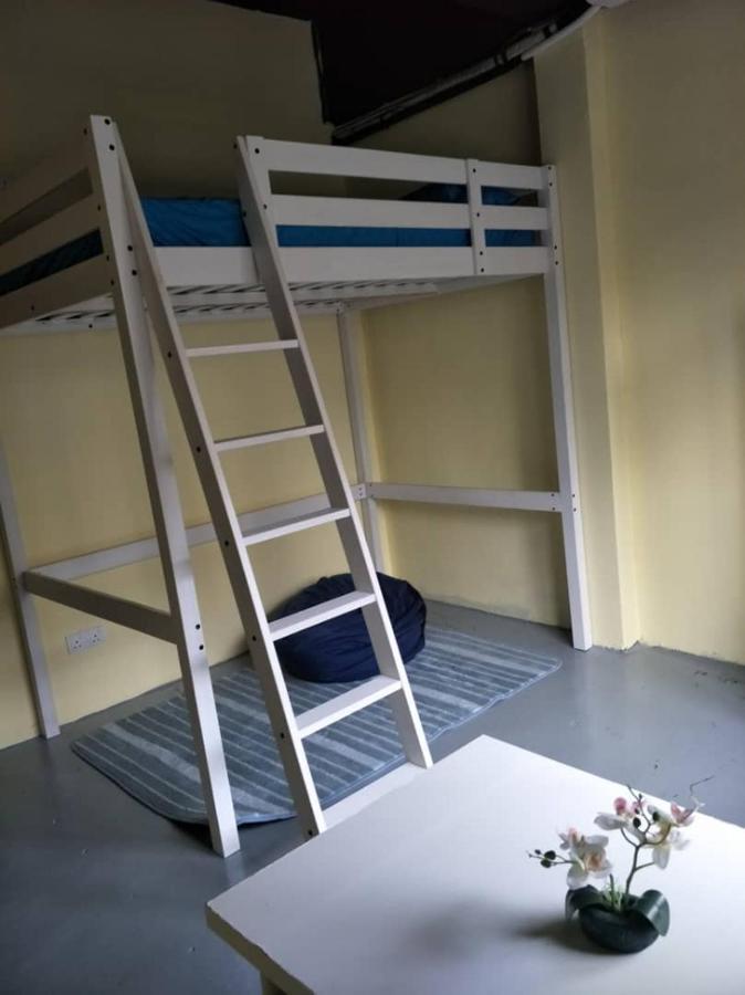 Nowhere Hostel Куала-Лумпур Экстерьер фото